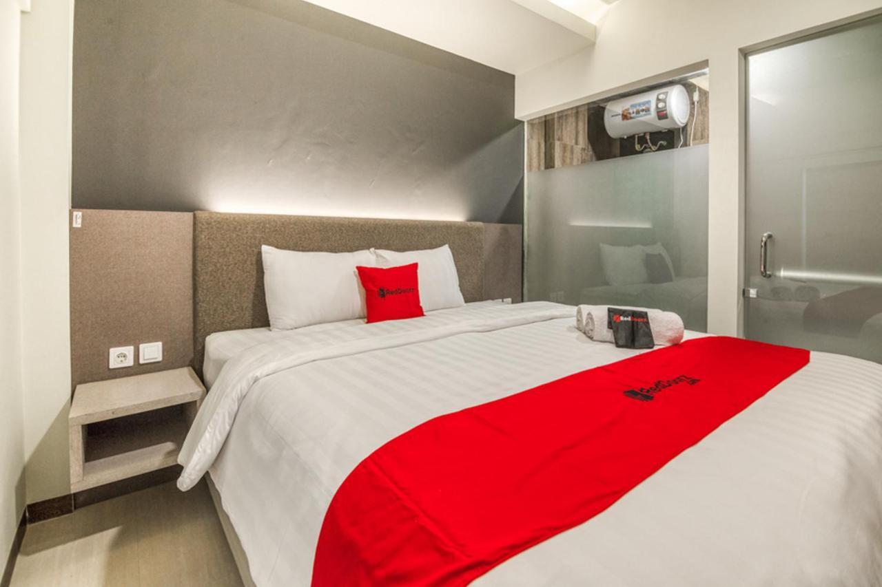 Reddoorz Plus Near Akademi Kepolisian Semarang 3 Luaran gambar
